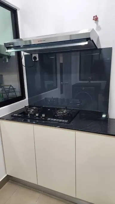 شقة 3 Bedroom Condo Eila Homestay In Larkin, Ac, Wi-Fi جوهر بهرو