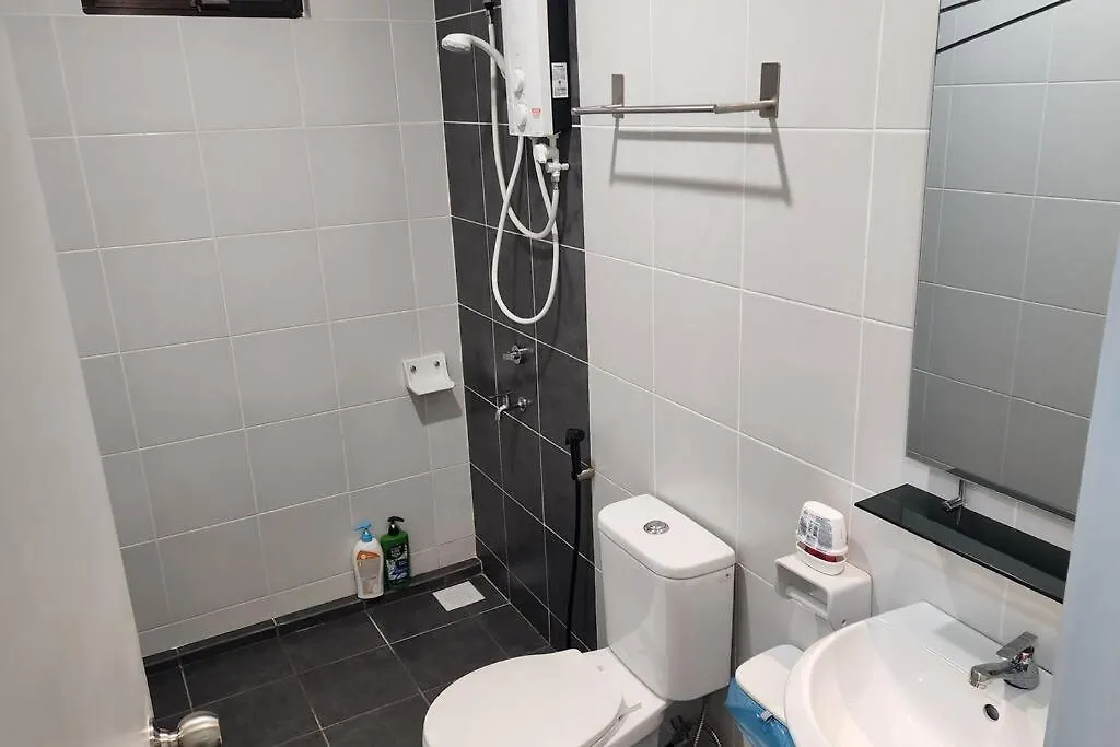 Appartement 3 Bedroom Condo Eila Homestay In Larkin, Ac, Wi-Fi Johor Bahru Maleisië