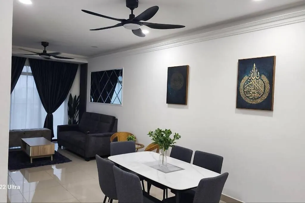 3 Bedroom Condo Eila Homestay In Larkin, Ac, Wi-Fi جوهر بهرو شقة